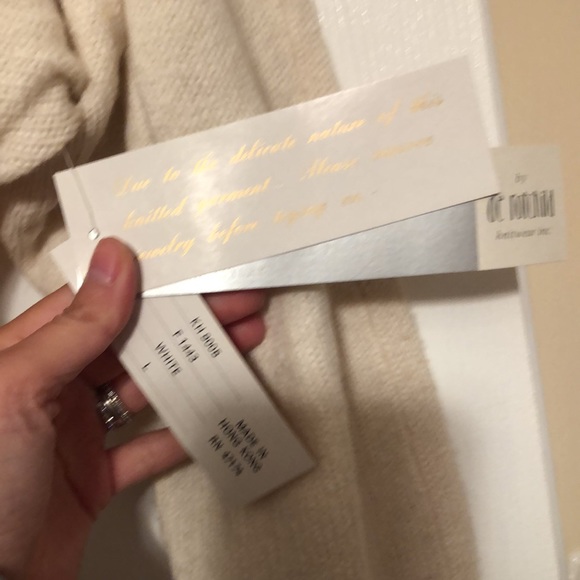 NWT - Floral Sweater with Sequin! size L! Perfect for fall nights - Picture 2 of 6